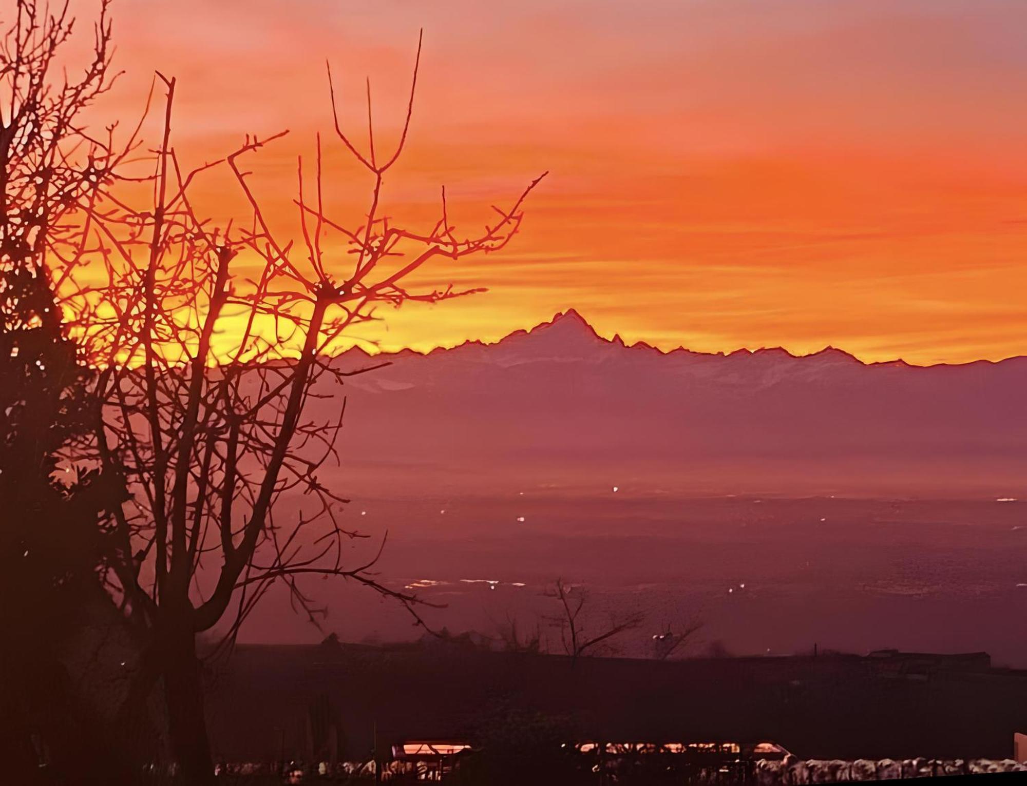 Just Langhe Casa Barolo Villa โนเวลโล ภายนอก รูปภาพ